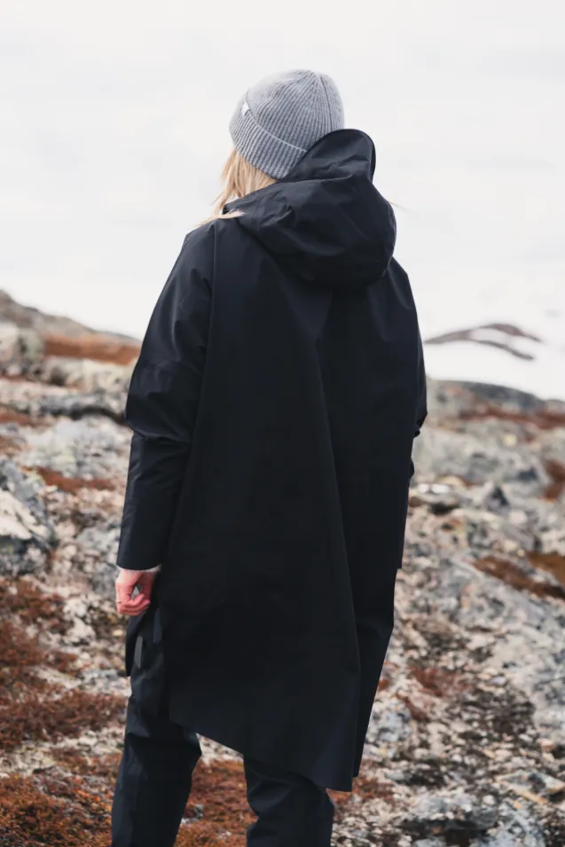 Aalesund Poncho Black
