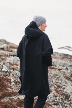 Aalesund Poncho Black