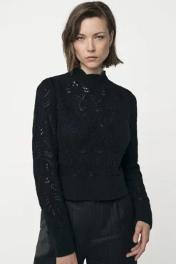 Amber Black
