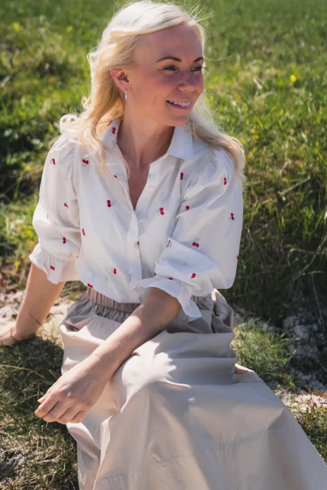 Amy Blouse Cherry