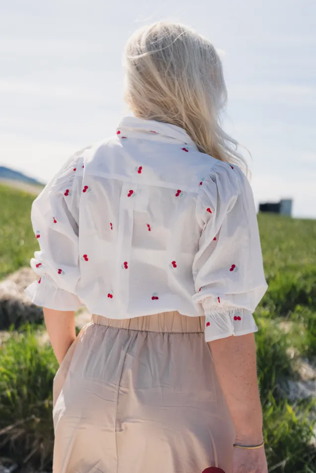 Amy Blouse Cherry