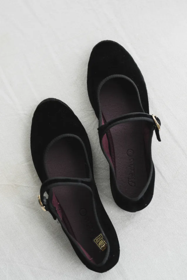 Antonia Mary Jane Velvet Negro