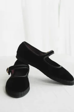Antonia Mary Jane Velvet Negro