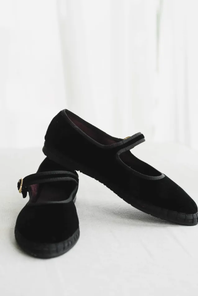 Antonia Mary Jane Velvet Negro