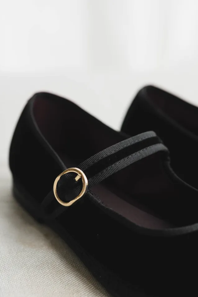 Antonia Mary Jane Velvet Negro