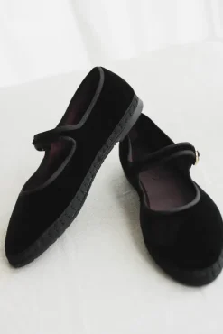 Antonia Mary Jane Velvet Negro
