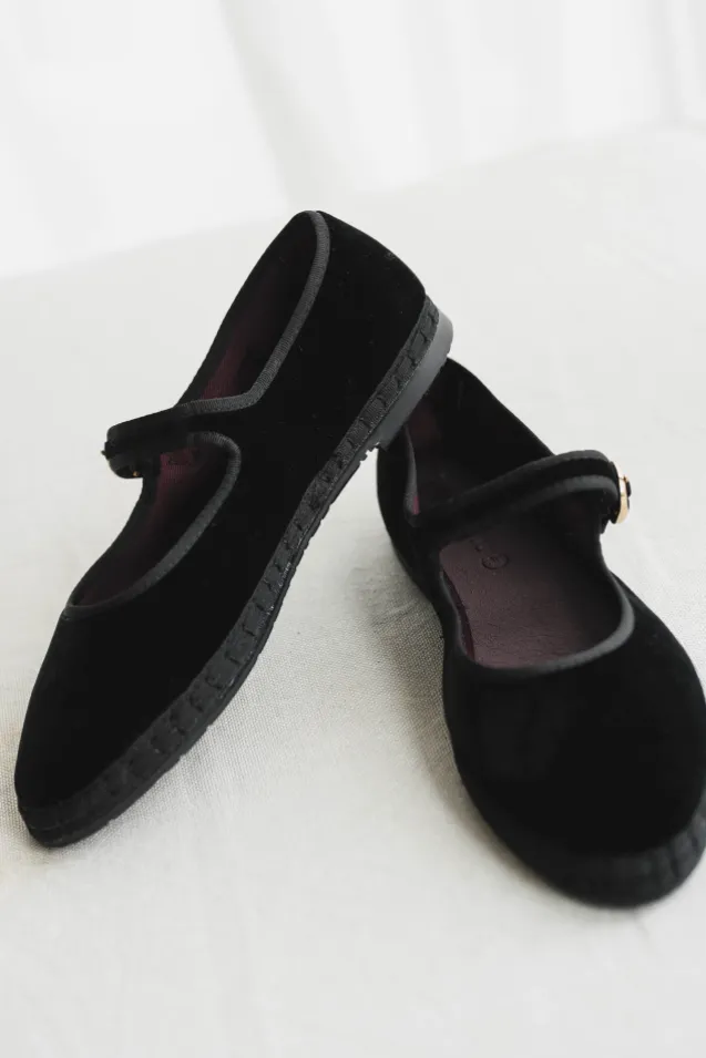 Antonia Mary Jane Velvet Negro