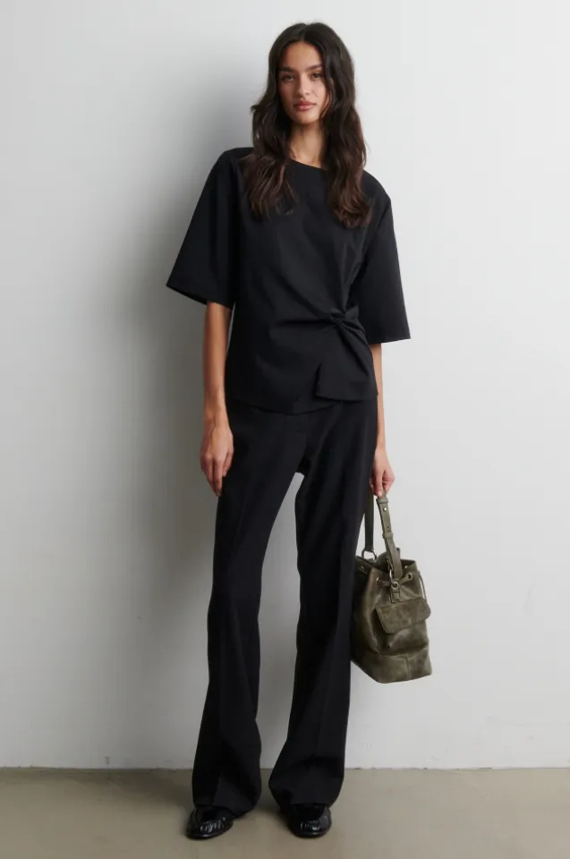 Arkai Drape Tee Black