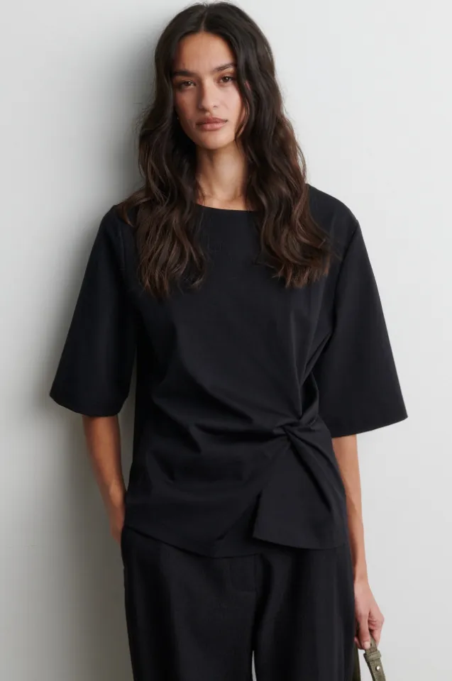 Arkai Drape Tee Black
