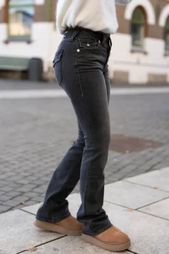 Becca MR Bootcut Flap Charcoal