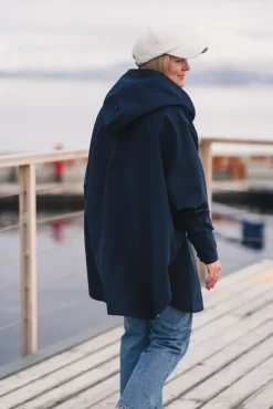 Bergen Poncho Dark Navy