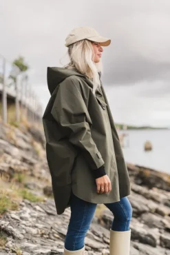 Bergen Poncho Grape Leaf