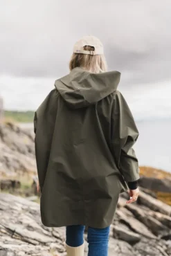 Bergen Poncho Grape Leaf