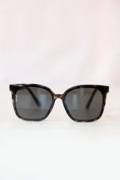 Betty Tort/Smoke