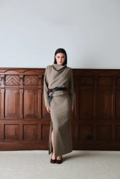 Beverly Top Taupe Grey