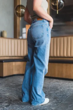 Billie Light Blue