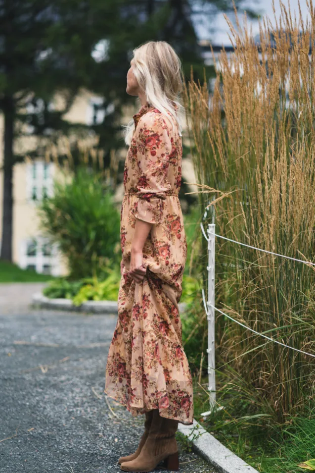 Bloom Dress Roses