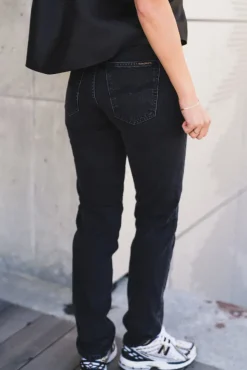 Breezy Britt Black Crosshatch
