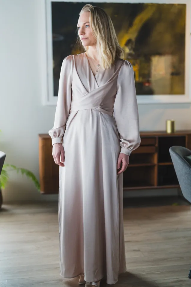 Bretti Heavy Sateen Dress Champagne