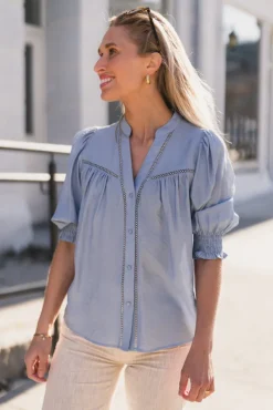 Callum Lace Puff V-Shirt Pale Blue