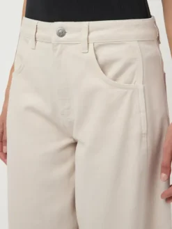 Camea HW Barrel Ankle Jeans Pristine