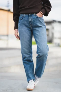 Carol Classic Denim
