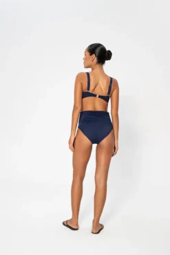 Chara Solid Buttom Navy