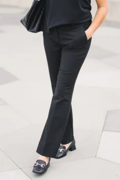 Clara 285 Black Regular