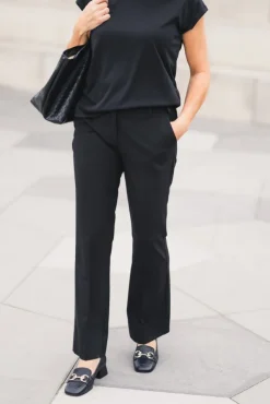 Clara 285 Black Regular