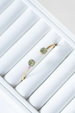 Classic Petite Bracelet Gold Chrysolite