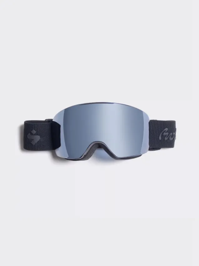 Connor X Holzweiler Black