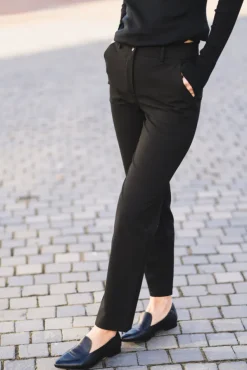 Daphne 285 Black