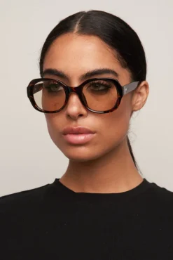Darcy Tort/Brown