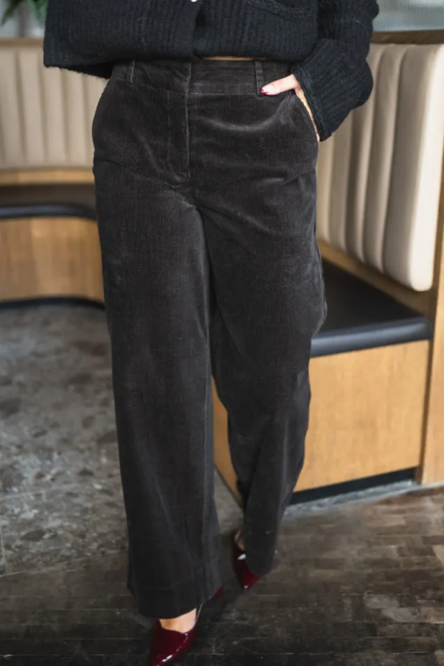 Dena 837 Dark Coffee Corduroy Regular