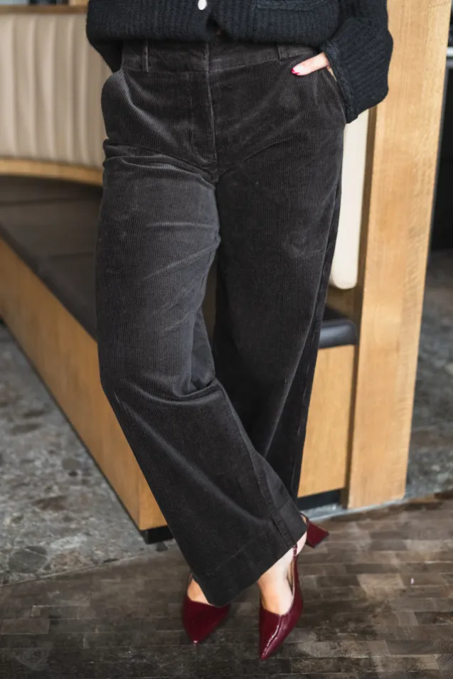 Dena 837 Dark Coffee Corduroy Regular