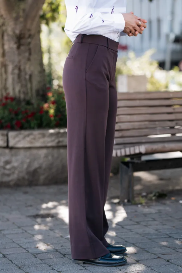 Dena 053 Deep Garnet Long