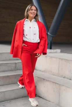 Dena 285 Poppy Red Regular