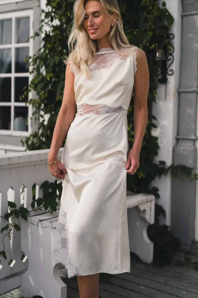 Desire Lace Trimmed Cut Out Midi Dress Vanilla