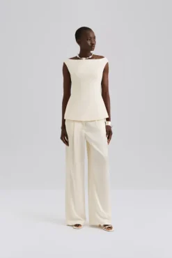Diora Half Off Shoulder Top Vanilla