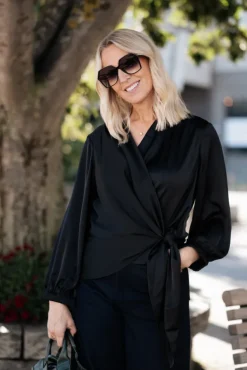 Elena Blouse Semi Rich Black