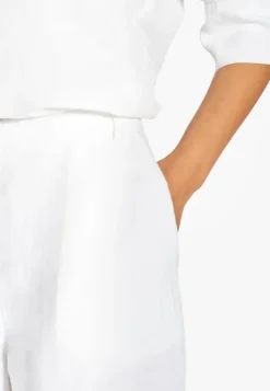 Emilie Shorts White Alyssum