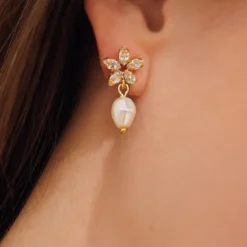 Emmy Earrings Gold Pearl/Crystal