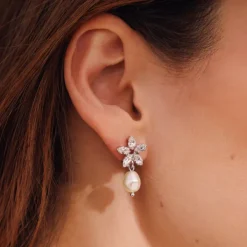 Emmy Earrings Rhodium Pearl/Crystal