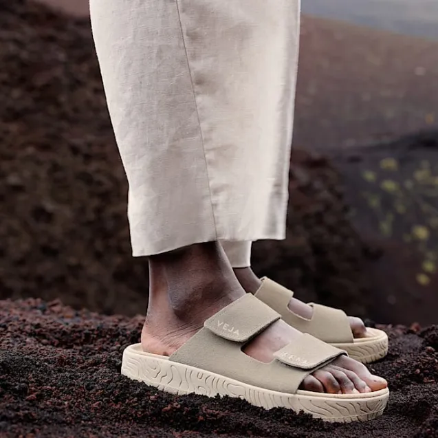 Etna Suede Soft Taupe Almond