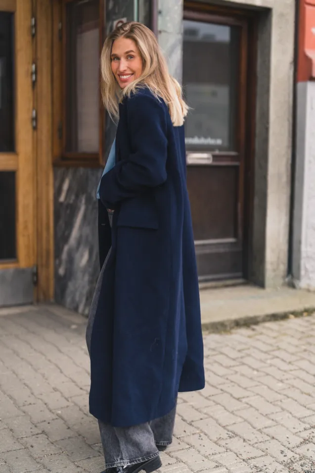 Falcon Coat 11104 Salute