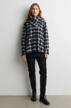 Genola Shirt Black