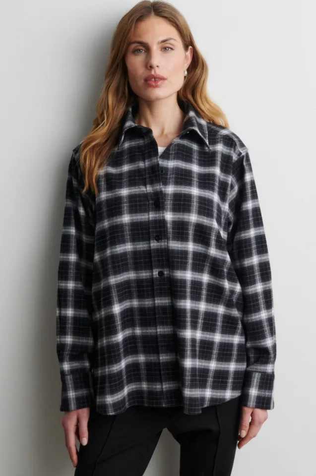 Genola Shirt Black