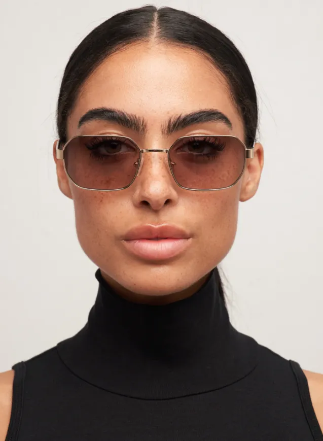Hannah Gold/Smokey Brown