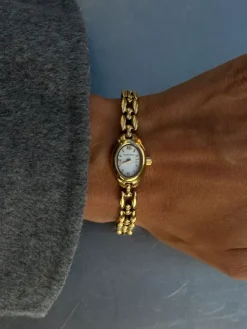 Heritage Oval Watch Gold