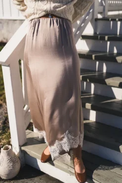Idun Lace Skirt Bisquit